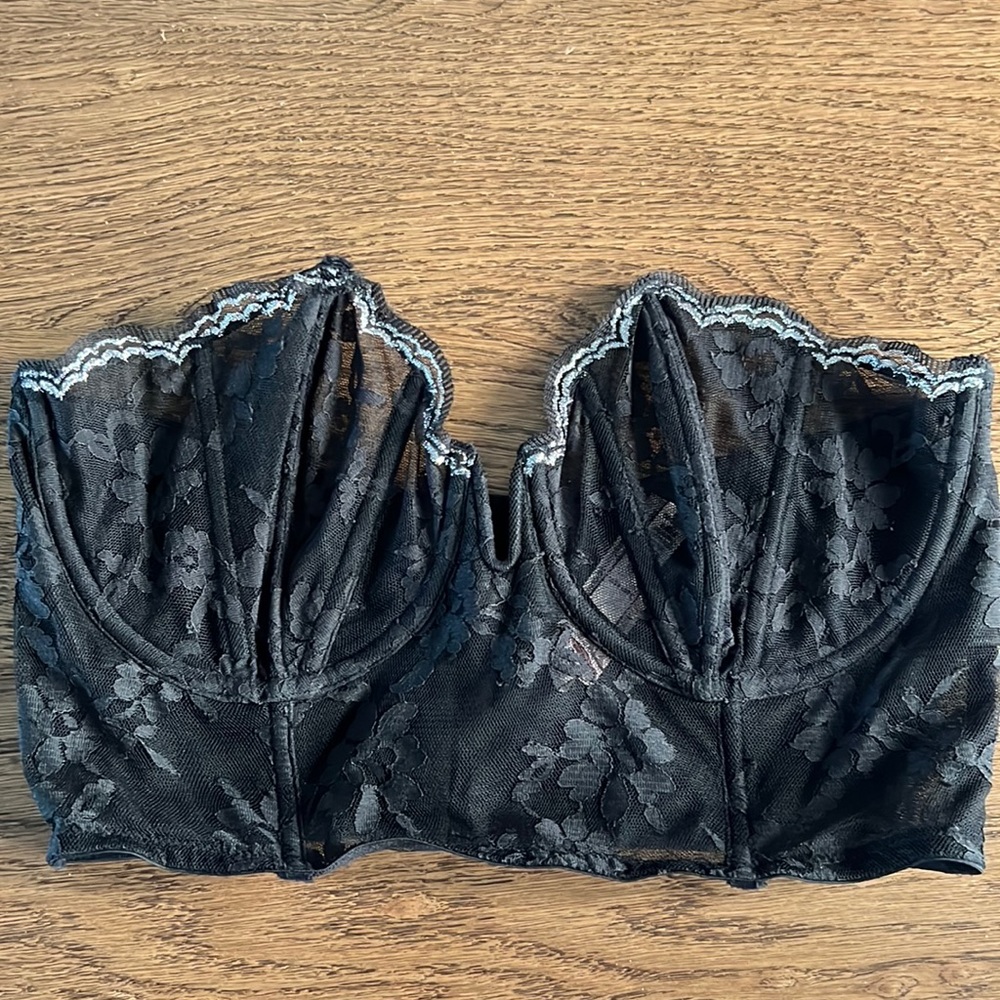 Victoria’s Secret Dream Angels Lace Strapless bra 36D